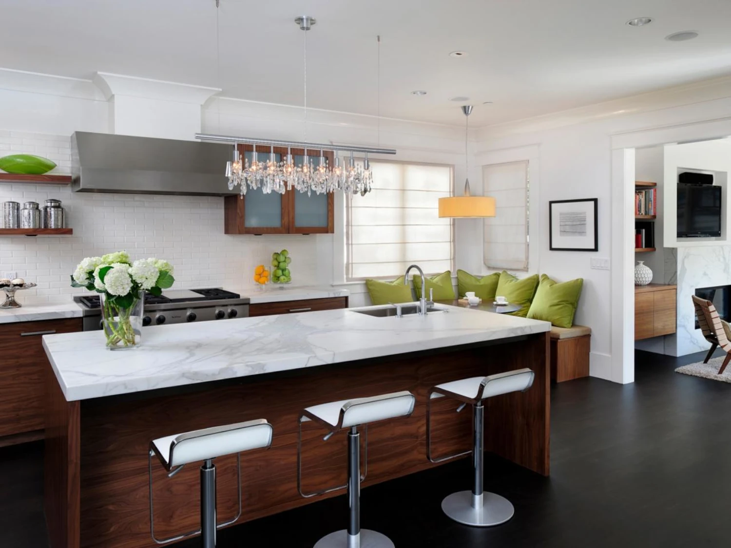 Fresh Layouts of Kitchens for Silestone Countertops in 2024